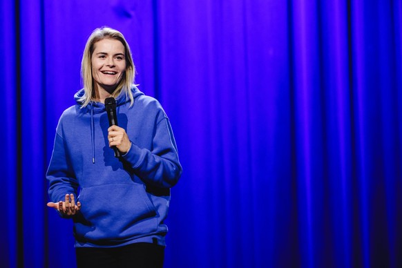 Bilder des Jahres 2024, Entertainment 09 September Entertainment Themen der Woche KW39 Hazel Brugger perferms live comedy in Bern, Switzerland Bern, Switzerland. 17th, September 2024. The Swiss-German ...