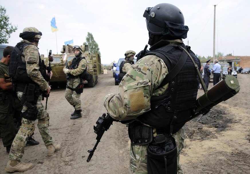 Nach Hunderten von Toten in den vergangenen Tagen sollen nun die Waffen der ukrainischen Militärs für eine Woche niedergelegt werden.&nbsp;