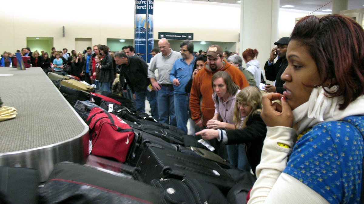 Baggage Claim Crowds

Erin Nekervis
https://www.flickr.com/photos/27073477@N00/2145820557/