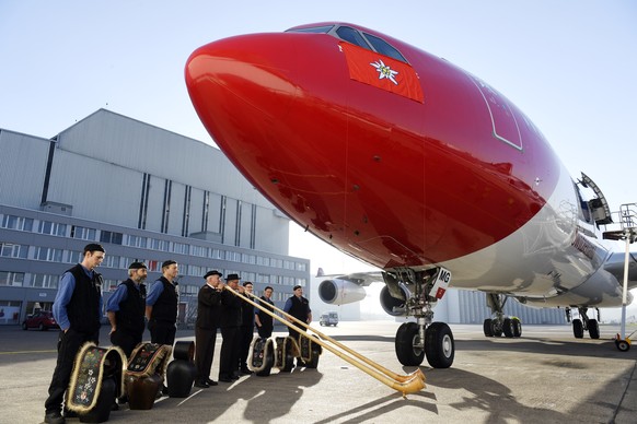 Taufe eines A340, dem juengsten Flottenzuwachs der Edelweiss Air, auf den Namen &quot;Melchsee Frutt&quot;, auf dem Flughafen Zuerich Kloten, am Donnerstag, 1. Dezember 2016. (KEYSTONE/Walter Bieri)