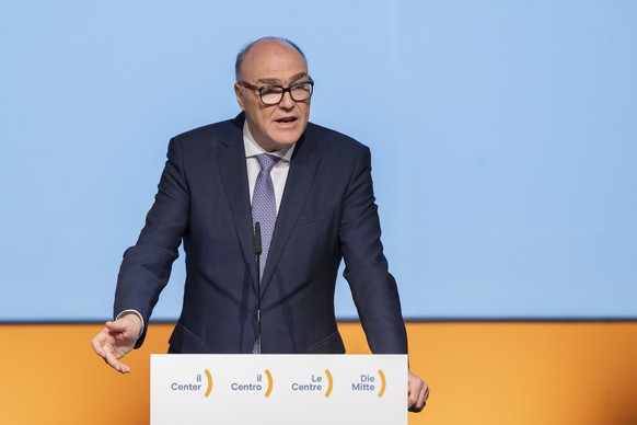 Der Bundesrat Martin Pfister bei seiner Rede, anlaesslich der Delegiertenversammlung der Mitte Partei vom Samstag, 28. Maerz 2026 in der Chollerhalle in Zug. (KEYSTONE/Urs Flueeler)