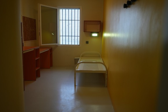 epa12099774 A cell is pictured at the Vendin-le-Vieil prison, northern France, 14 May 2025. EPA/Michel Euler / POOL Pool MAXPPP OUT