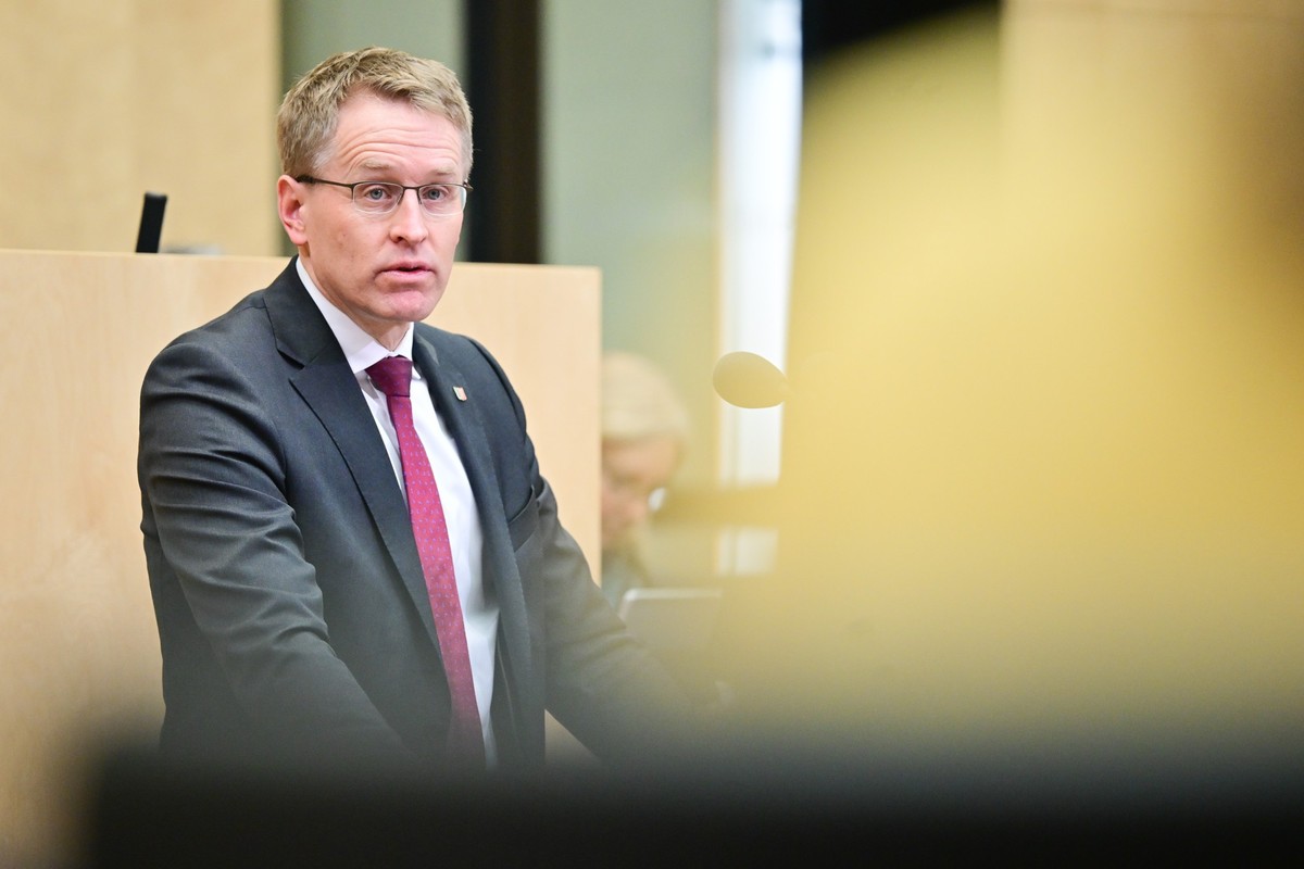 19.12.2025, Berlin: Daniel Günther (CDU), Ministerpräsident von Schleswig-Holstein, spricht zu Beginn der 1060. Sitzung des Bundesrates zum Thema «Gesetz zur Befugniserweiterung und Entbürokratisierun ...