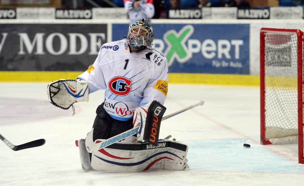 Alles andere als ein sicherer Rückhalt: Gottéron-Goalie Benjamin Conz.