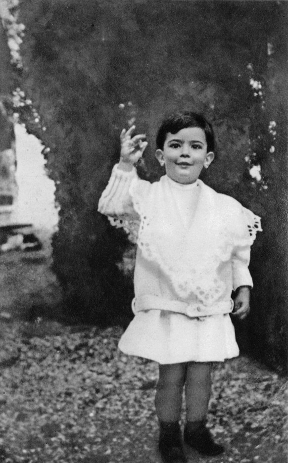 UNSPECIFIED - JANUARY 05: Spanish painter Salvador Dali (1904-1989) here as a child c. 1906 (Photo by Apic/Getty Images)