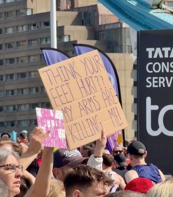 Die lustigsten Plakate vom London 2026 
https://www.instagram.com/britlife_/
