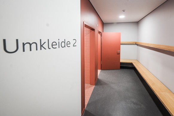 RECORD DATE NOT STATED Dreifachturnhalle in Bochum ** NUR F?R REDAKTIONELLE ZWECKE ** EDITORIAL USE ONLY **&lt;p&gt;Blick in die Umkleide bei der Er?ffnungsfeier der Dreifachturnhalle in Bochum Watten ...