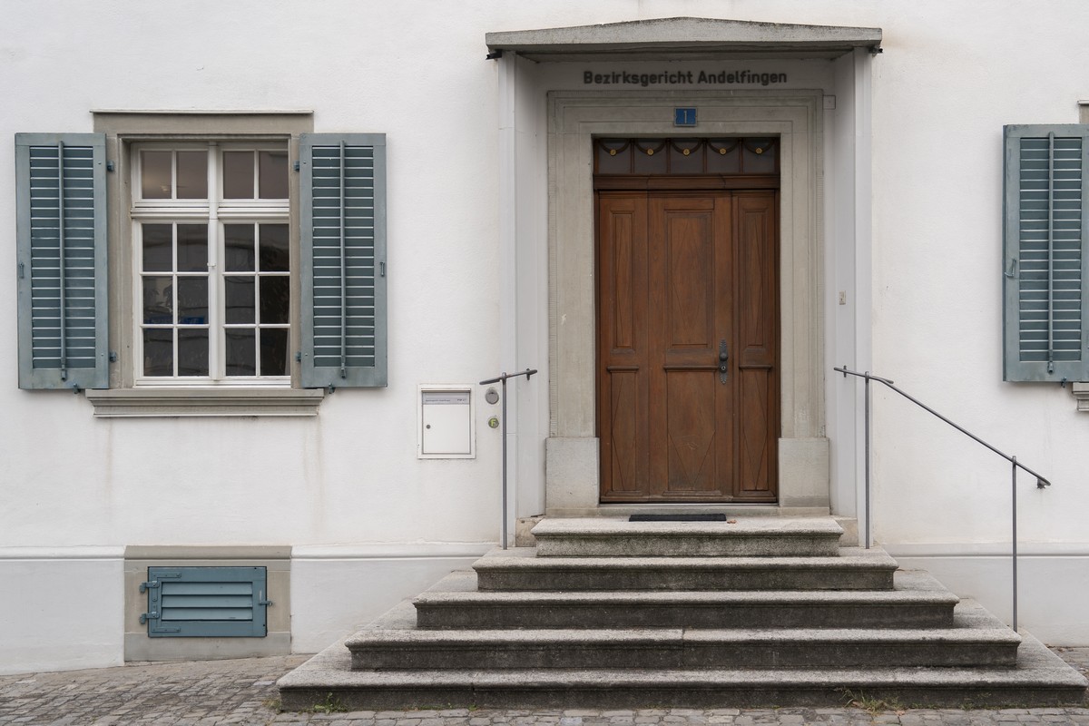Das Bezirksgericht Andelfingen, fotografiert am Dienstag, 15. Oktober 2024 in Andelfingen. (KEYSTONE/Til Buergy)