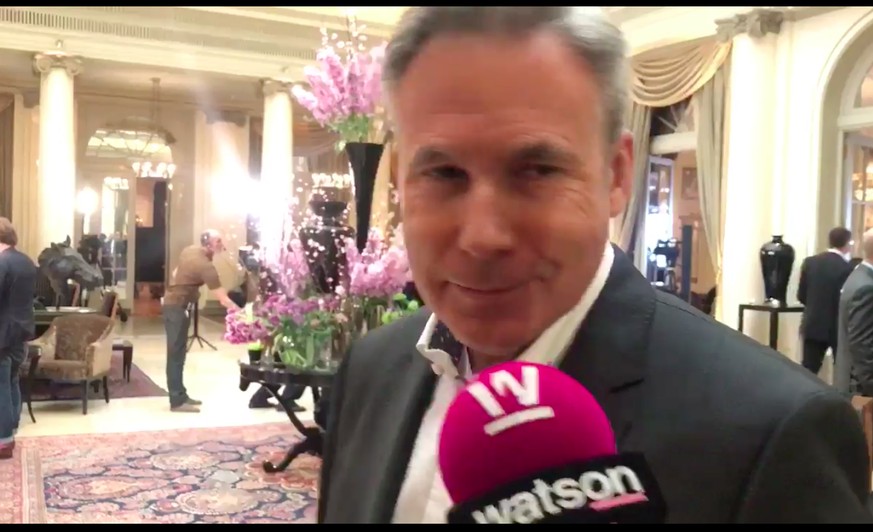 watson trifft auf den Richard Gere der Alpen. Seine Reaktion? Unbezahlbar! 