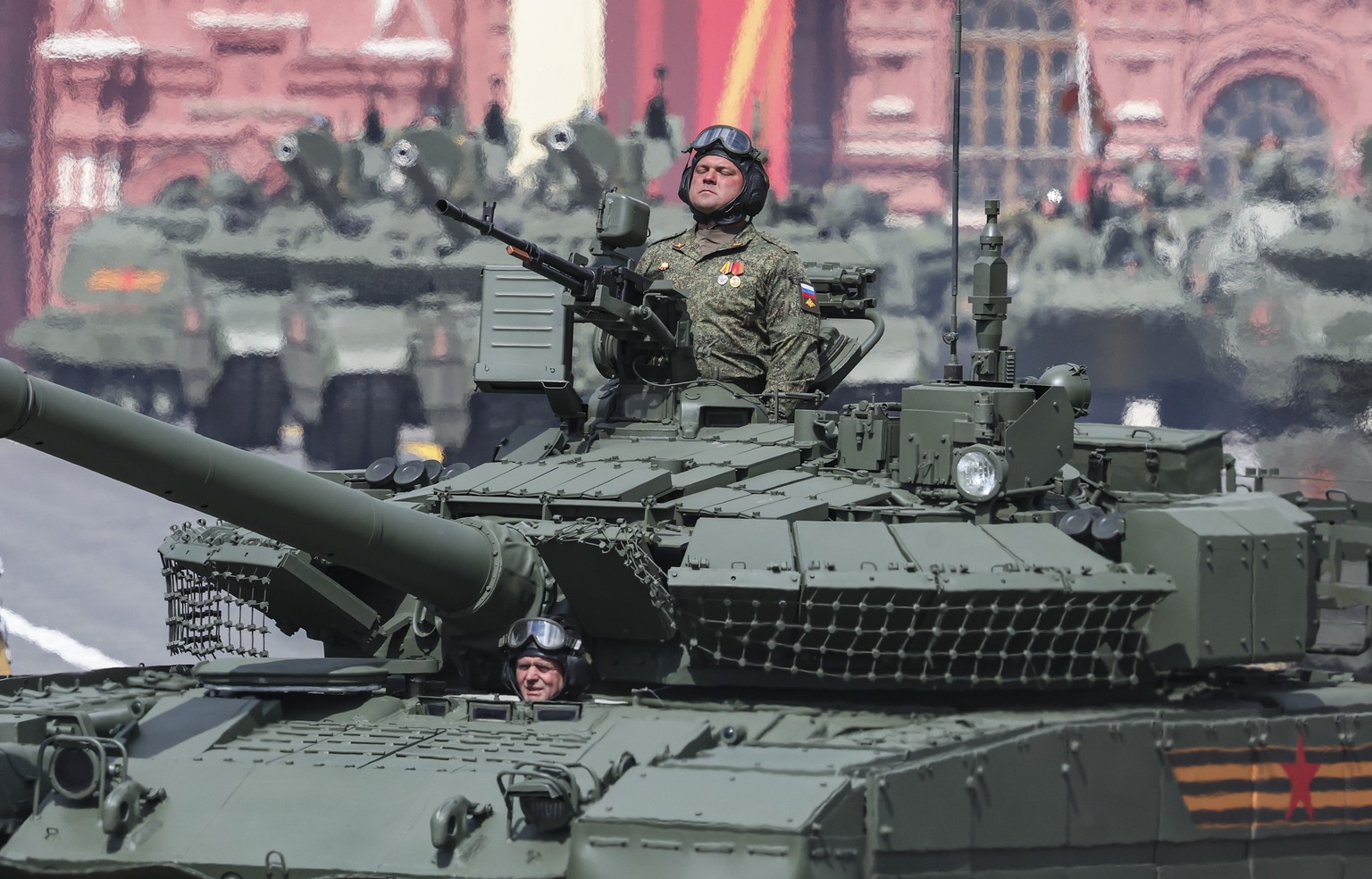 epa12085778 Russian T-80 tanks take part in the Victory Day military parade, marking the 80th anniversary of Victory in the Great Patriotic War, on the Red Square in Moscow, Russia, 09 May 2025. EPA/M ...