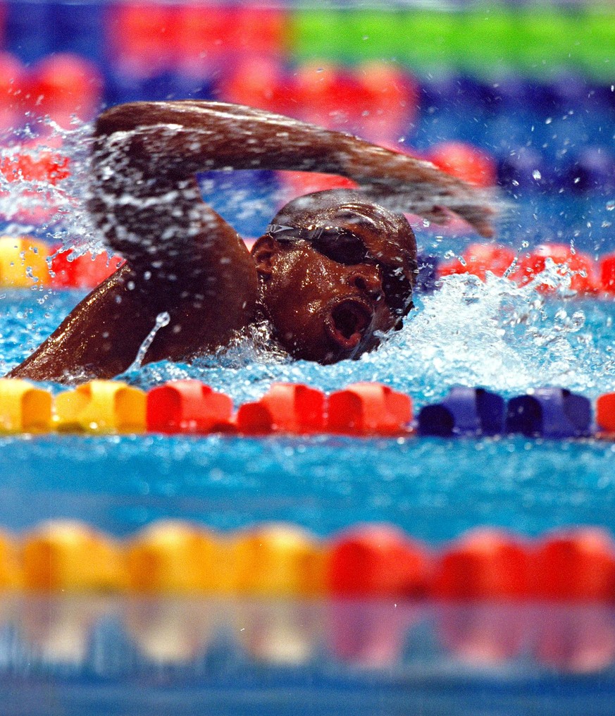 19.09.2000: Eric «The Eel» Moussambani säuft über 100 m Freistil fast ab und wird trotzdem zum grossen Star