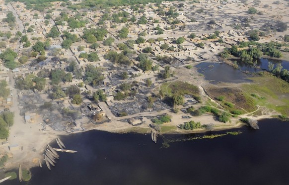 Erst am Freitag hatten Boko-Haram-Kämpfer das Dorf Ngouboua im Tschad dem Erdboden gleichgemacht&nbsp;– auch dieser Angriff forderte zahlreiche Tote.