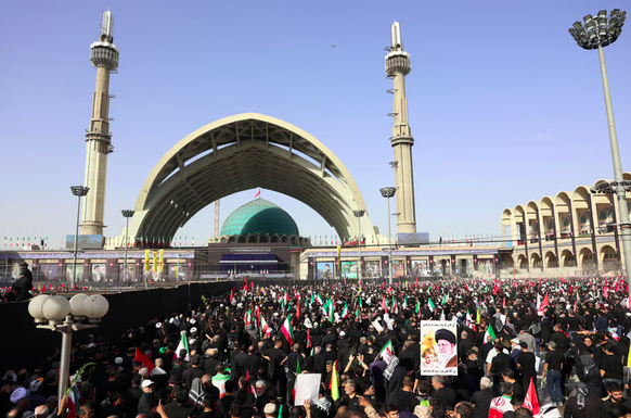 «Zu viele solcher Siege kann sich keiner wünschen»: Iraner in Teheran trauern um den Obersten Führer Ali Khamenei, der im Februar bei einem Luftangriff der Amerikaner und Israelis getötet wurde (Aufna ...