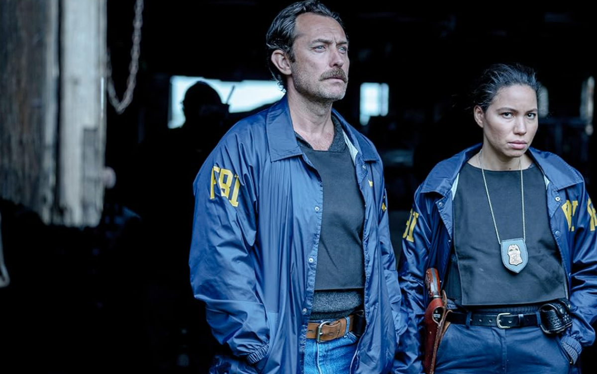 Jude Law est en forme dans le film The Order, diffusé sur Prime Video.