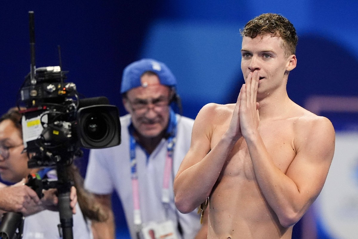 Olympics: Swimming Aug 2, 2024 Nanterre, France Leon Marchand France in the mens 200-meter individual medley final during the Paris 2024 Olympic Summer Games at Paris La D� fense Arena. Nanterre Paris ...