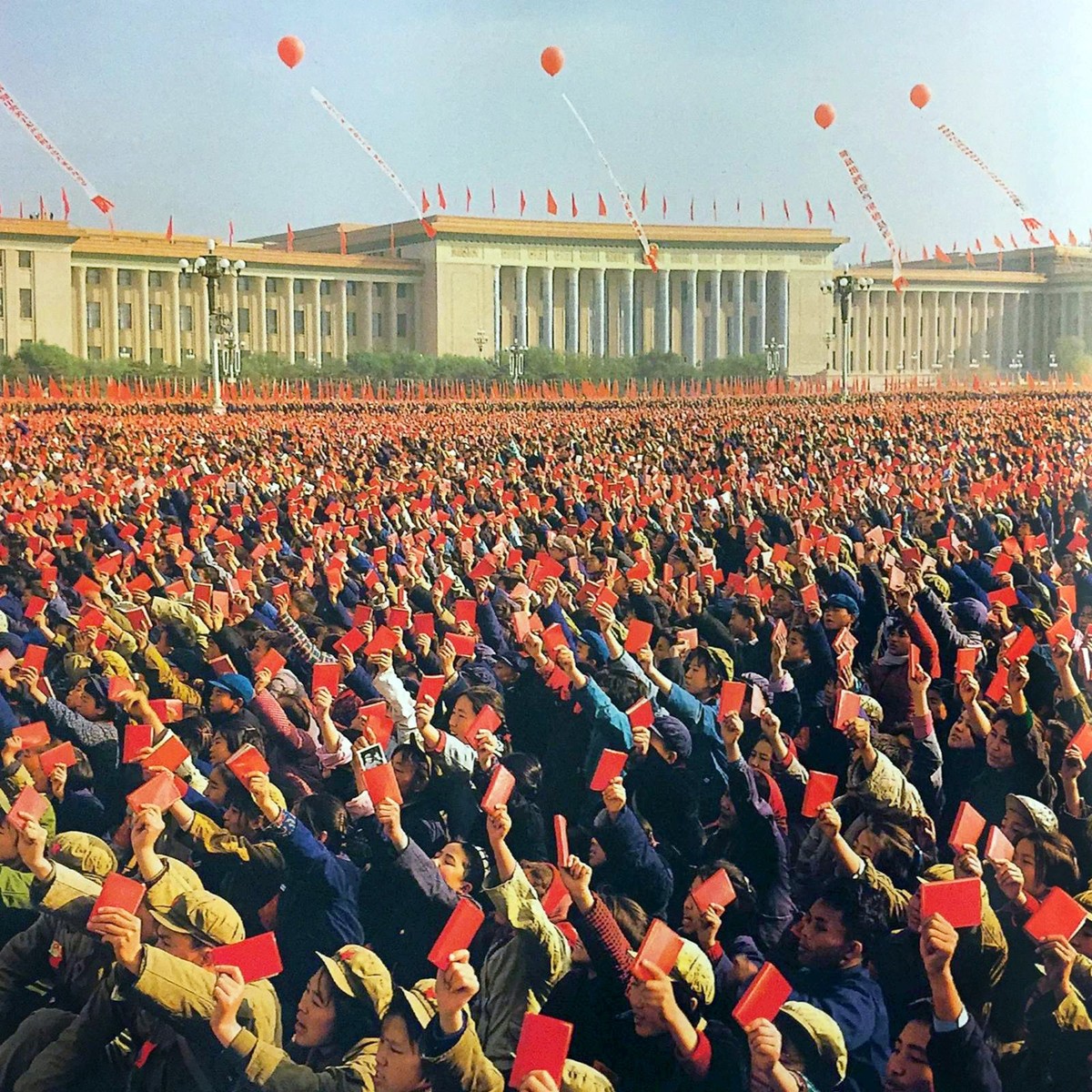 China: Enthusiastic &amp;#039;Red Guards&amp;#039; wave copies of Mao Zedong&amp;#039;s &amp;#039;Little Red Book&amp;#039; (Quotations from Chairman Mao Tse-tung, Mao Zhuxi Yulu), Tiananmen, Beijing, ...