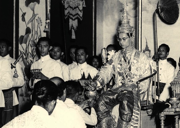 Lange ist's her: Als Bhumibol Adulyadej im Jahr 1950 die Krone erhielt.