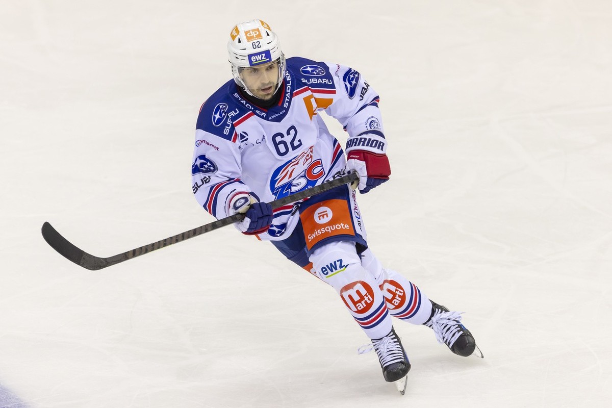 Denis Malgin (ZSC) skates, during a National League regular season game of the Swiss Championship between Geneve-Servette HC, GSHC, and ZSC Lions, ZSC, at the ice stadium Les Vernets in Geneva, Switze ...