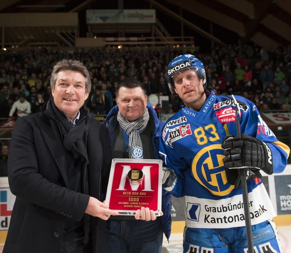 Reto von Arx wird für seine Mammut-Leistung mit dem HC Davos geehrt.