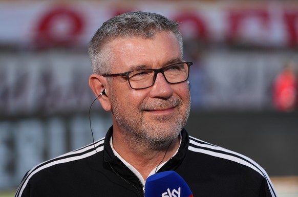 27.05.2023, Berlin: Fu�ball, Bundesliga, 1. FC Union Berlin - SV Werder Bremen, 34. Spieltag, An der Alten F�rsterei. Unions Cheftrainer Urs Fischer l�chelt w�hrend des Interviews vor dem Spiel. Foto: ...