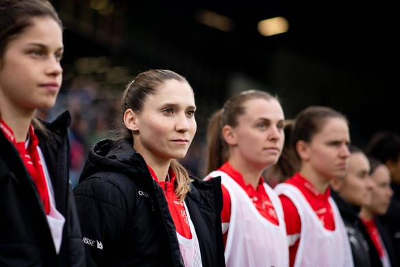 Sandrine Mauron Schweiz, 16 und Team vor dem Spiel, CH, Schweiz vs. China, Fussball Frauen Nationalmannschaft Testspiel, Spielzeit 2022/2023, 06.04.2023 CH, Schweiz vs. China, Fussball Frauen National ...