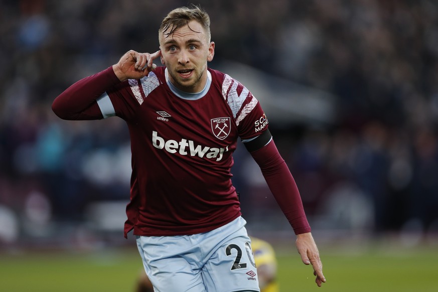 West Ham&#039;s Jarrod Bowen celebrates after scoring his side&#039;s second goal during the English Premier League soccer match between West Ham United and Everton at the London Stadium in London, Sa ...