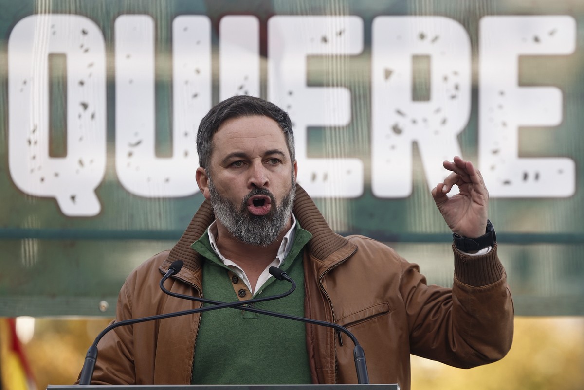 epa10331909 Spanish far-right party Vox' leader Santiago Abascal gives a speech during a rally called by his party at Colon square in downtown Madrid, central Spain, 27 November 2022. The anti-Go ...