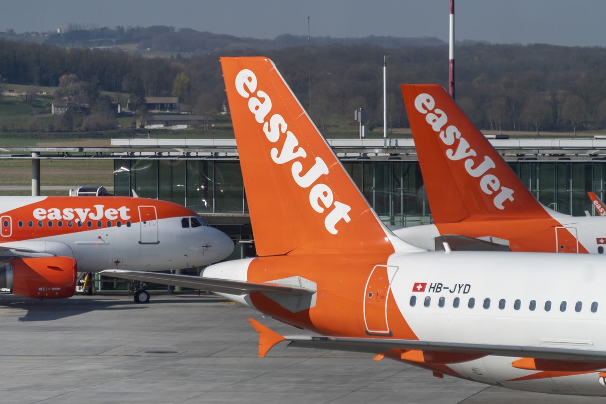 Parkierte easyJet-Flugzeuge am Flughafen EuroAirport in Basel am Samstag, 4. April 2020. (KEYSTONE/Georgios Kefalas)