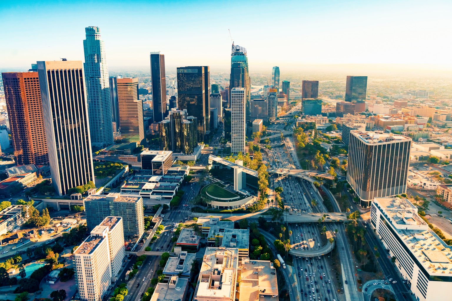 Los Angeles, kurz L.A.: Die Stadt, in der Träume verwirklicht werden, aber auch ein Ort, in dem man sich – trotz knapp 4 Millionen Einwohnern – sehr einsam fühlen kann. &nbsp;