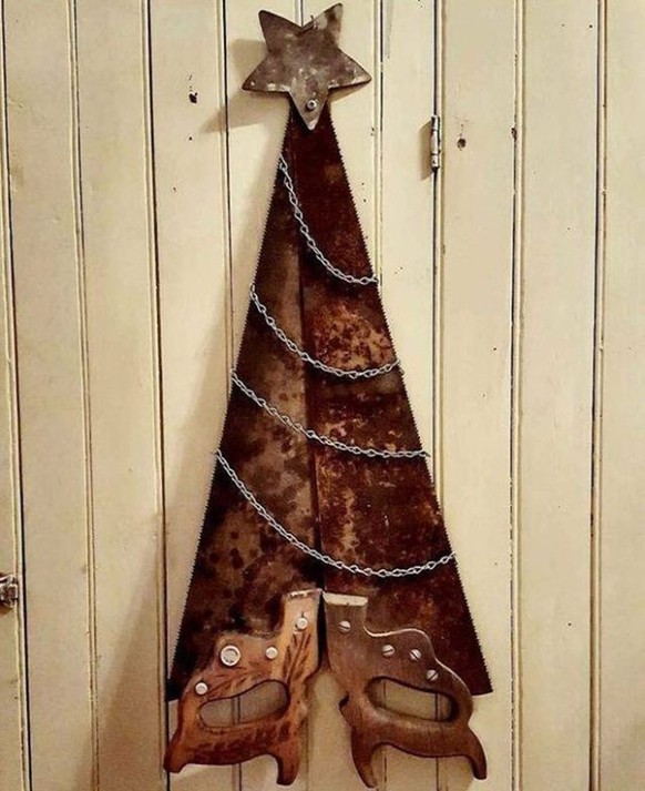 Ugly, plain and last minute Christmas trees