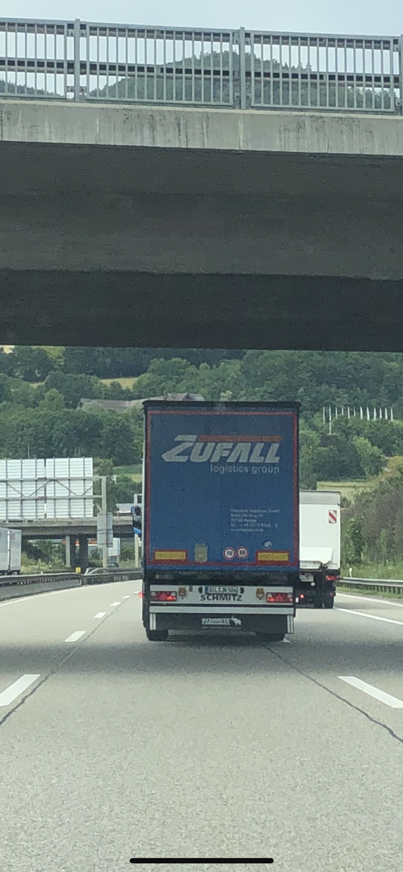 Immer noch alle weg! Ausser mir: PICDUMP! ð
Ich: Wann kommt mein Packet an? 
Logistigunternehmen: