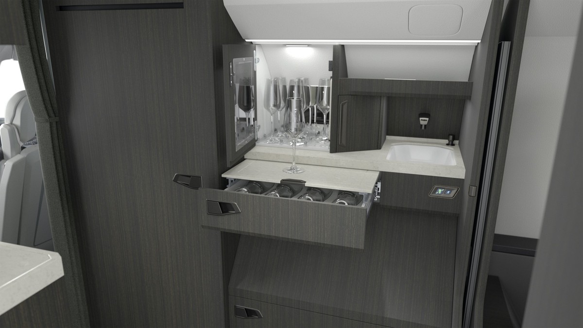 Pilatus PC-24 Super Versatile Jet business jet privatjet schweiz jeff bezos https://www.pilatus-aircraft.com/