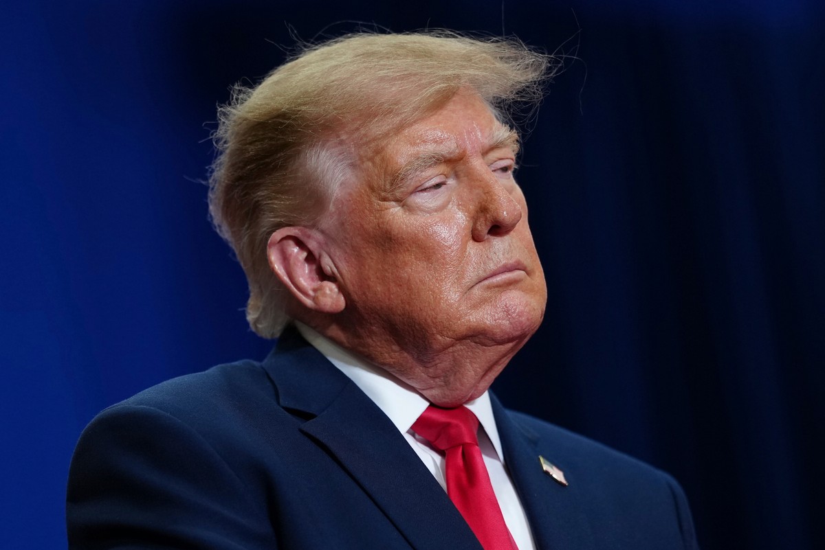 President Donald Trump speaks during a campaign rally at McMorran Place Sports and Entertainment Center, Sunday, Oct. 25, 2026, in Port Huron, Mich. (AP Photo/Julia Demaree Nikhinson)
Trump