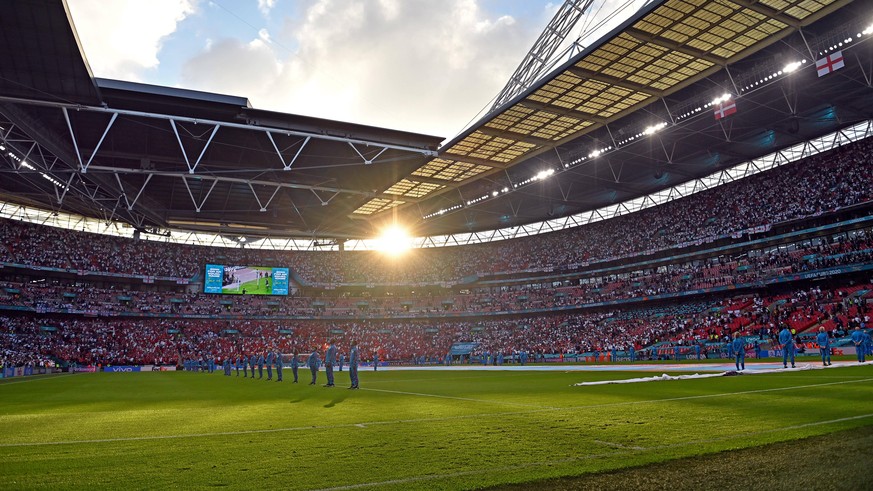 Uebersicht Stadion mit fast vollen Raengen,Tribuenen,Stadioninnenraum.65000 Zuschauer waren zugelassen. Halbfinale, Spiel M50, England ENG - Daenemark DEN 2-1 n.V am 07.07.2021 in London / Wembley Sta ...