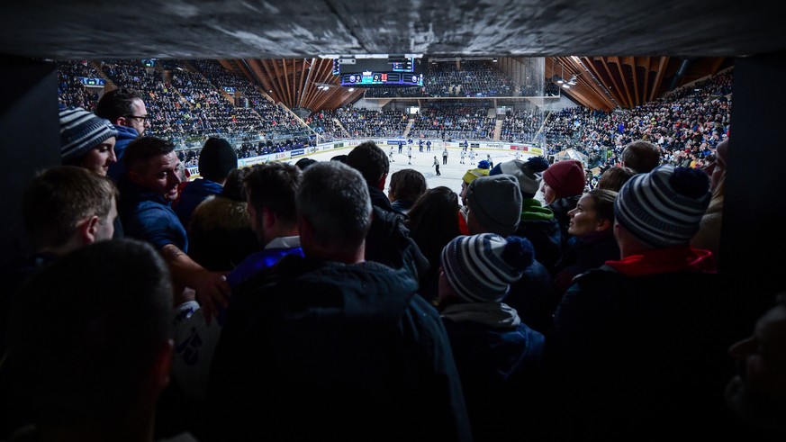 General view with fans during the game between Switzerland&#039;s HC Ambri-Piotta, and Swedens Oerebro HK, at the 94th Spengler Cup ice hockey tournament in Davos, Switzerland, Monday, December 26, 20 ...