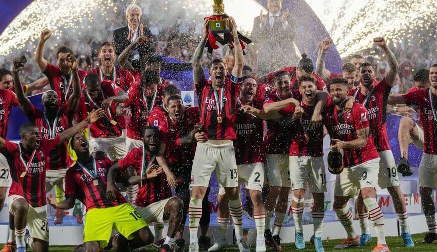 Die AC Milan jubelt über den ersten Scudetto seit 2011.