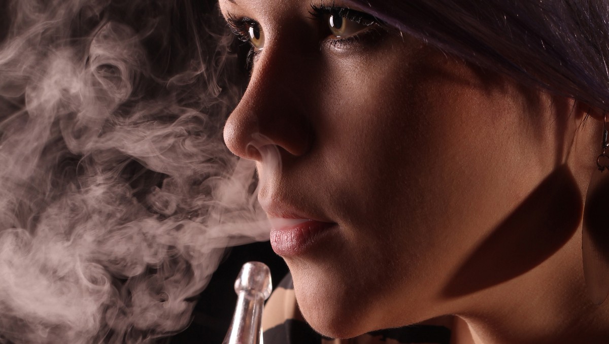 shisha frau