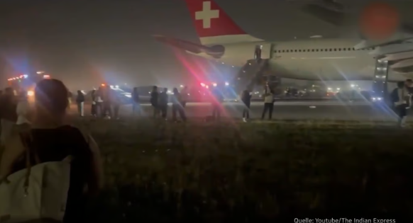 Bei der Evakuation in Delhi verletzten sich vier Personen. (SWISS-Flug)