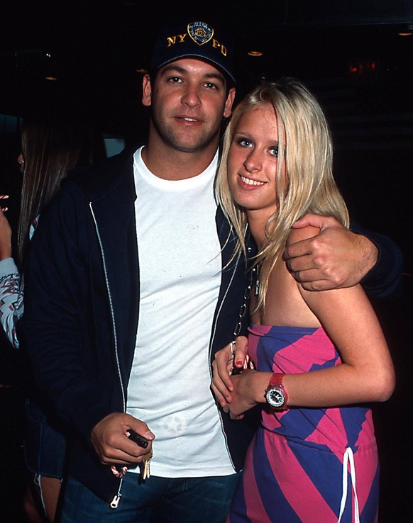 NICKY HILTON AND TODD ANDREW MEISTER. JOY RIDE PREMIERE ATTHE CLEARVIEW CHELSEA WEST THEATRE, NYC. SONIA MOSKOWITZ/ 2001
