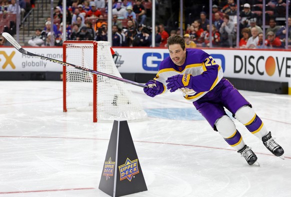 NHL, Eishockey Herren, USA All-Star Skills Competition Feb 3, 2023 Sunrise, Florida, USA Los Angeles Kings left wing Kevin Fiala 22 skates during the fastest skater in the 2023 NHL All-Star Skills Com ...