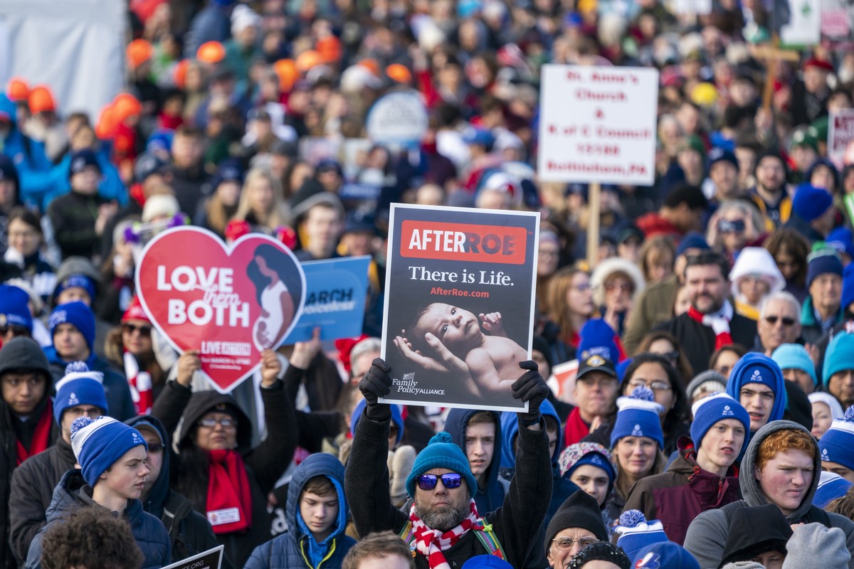 epa10419050 Anti-abortion activists from across the country participate in the annual March for Life on the National Mall in Washington, DC, USA, 20 January 2023. Abortion opponents rallied on the Nat ...