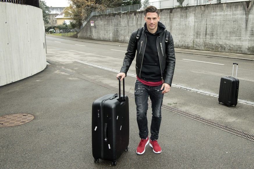 Fabian Schaer trifft zum Zusammenzug der Nationalmannschaft ein, am Montag, 19. Maerz 2018, im Hotel Dorint in Kloten. (KEYSTONE/Melanie Duchene)