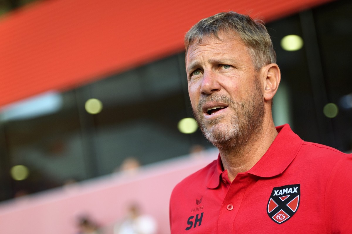 L'entraineur neuchatelois Stephane Henchoz lors de la rencontre de football de Super League entre Neuchatel Xamax FCS et FC Zuerich, FCZ, ce mardi 7 juillet 2020 au stade de la Maladiere a Neucha ...