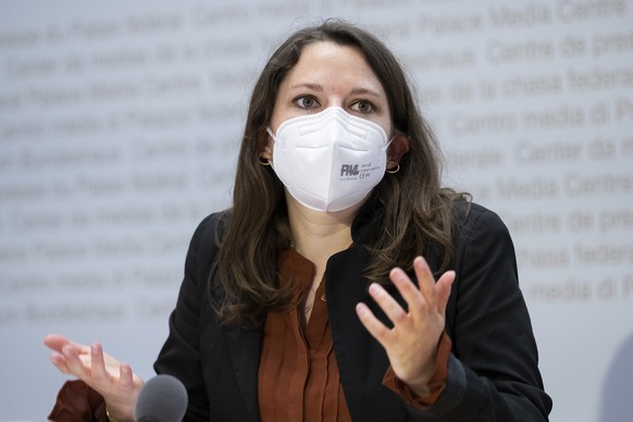 Mattea Meyer, Co-Praesidentin SP, Nationalraetin SP-ZH, spricht waehrend einer Medienkonferenz der ueberparteilichen Allianz fuer ein Ja zum Covid-19-Gesetz, am Montag, 3. Mai 2021, in Bern. (KEYSTONE ...