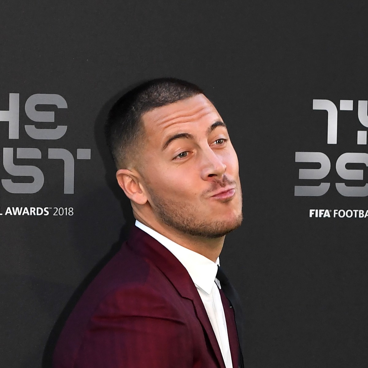 epa07044072 Belgium international, Eden Hazard arrives for the Best FIFA Football Awards 2018 in London, Great Britain, 24 September 2018. EPA/FACUNDO ARRIZABALAGA