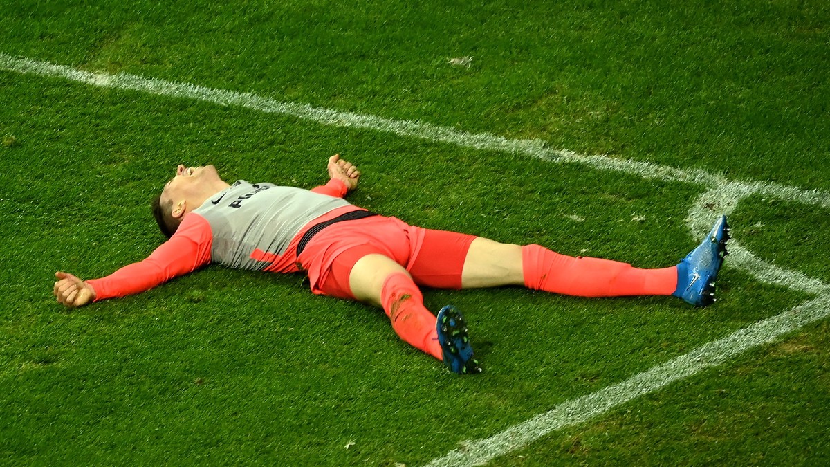 epa09037052 YB's Christian Fassnacht celebrates scoring his team second goal during the UEFA Europa League round of 32 second leg soccer match between Bayer Leverkusen and BSC Young Boys Bern in  ...