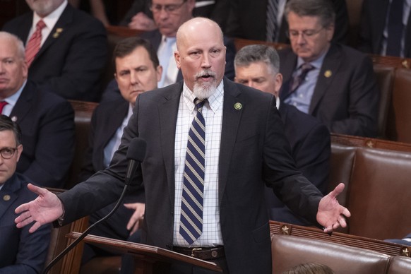 epa10389372 Texas Republican Representative Chip Roy (C) nominates Florida Republican Representative Byron Donalds (not shown) as the next House Speaker in the House Chamber, on Capitol Hi...