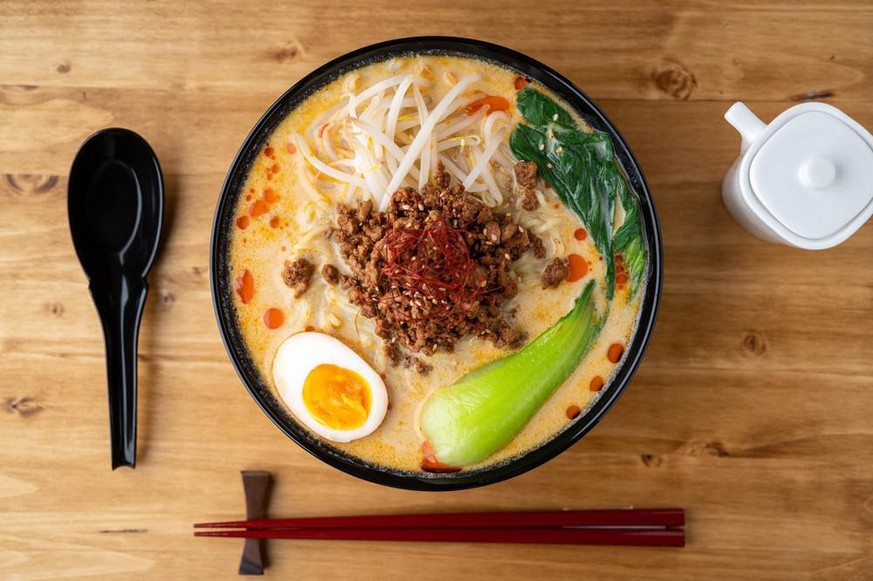 tantanmen ramen suppe japan china essen food kochen schweinefleisch ei pak choi