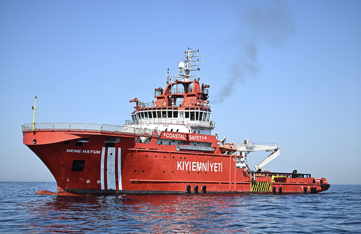 2 commercial ships collide off Istanbul s Silivri coast, 10 crew members remain missing ISTANBUL, TURKIYE - SEPTEMBER 2: Search and rescue operations are carried out after two Turkish-flagged commerci ...