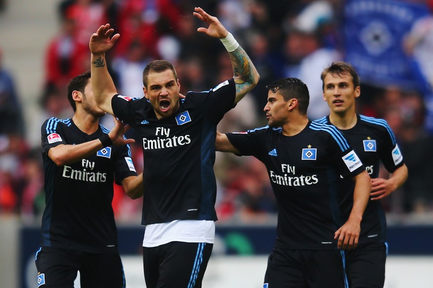 Lasogga schreit die Freude über seinen Treffer in die Welt hinaus.